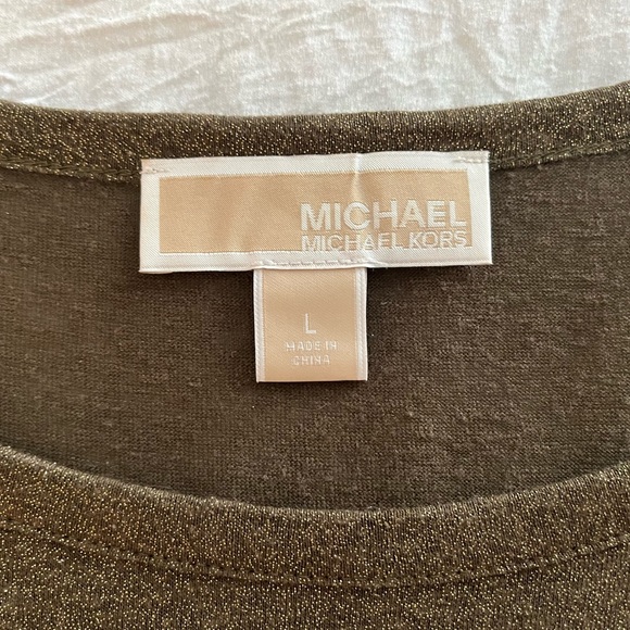 Michael Kors Long Sleeve Cold Shoulder w/Gold Chain Link Top - L - Picture 3 of 4